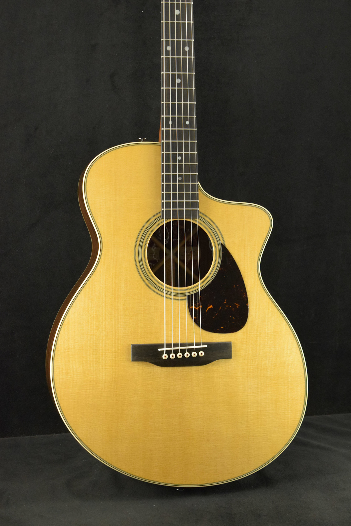 Martin Martin SC-28E Fishman Aura VT Blend