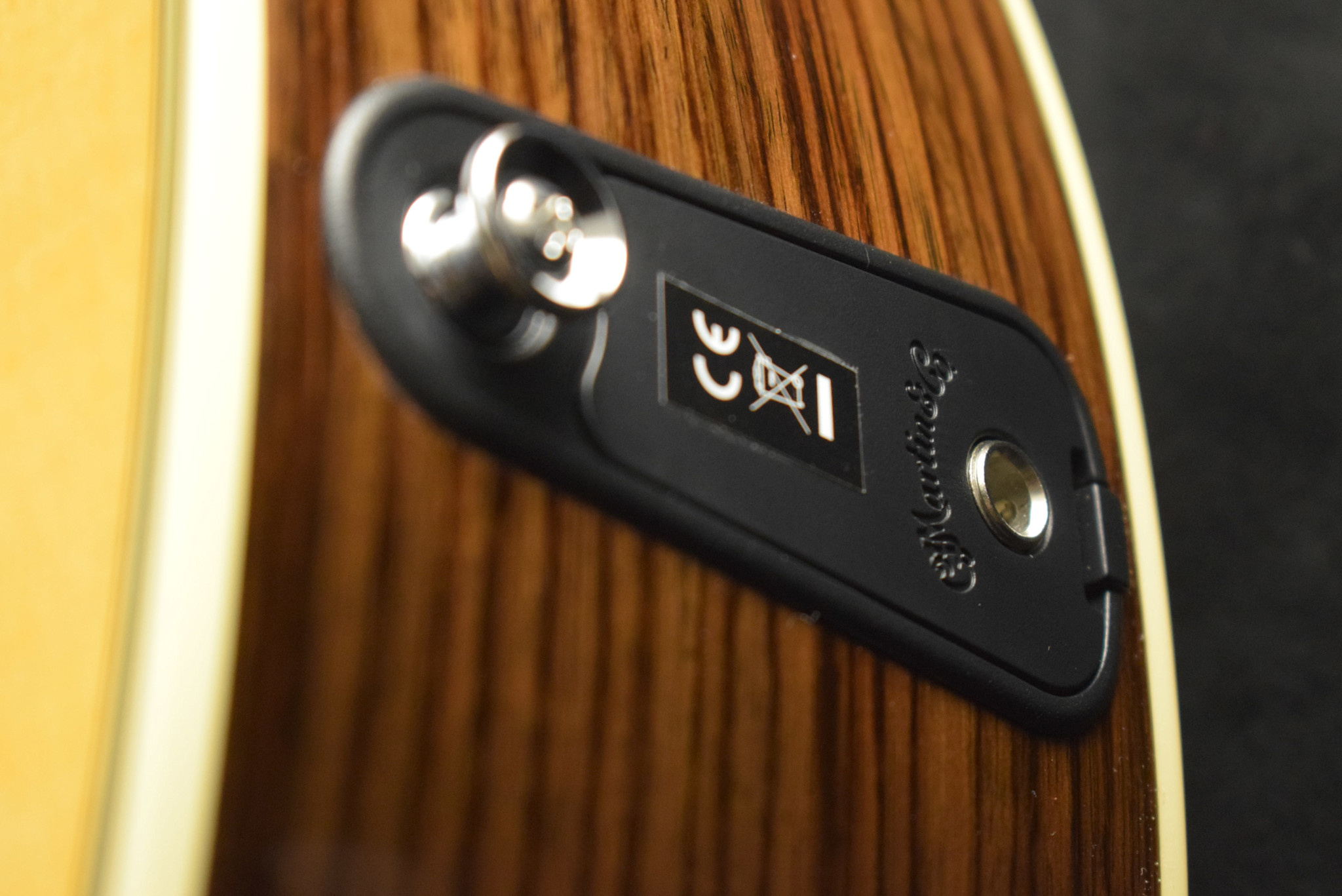 Martin Martin SC-28E Fishman Aura VT Blend