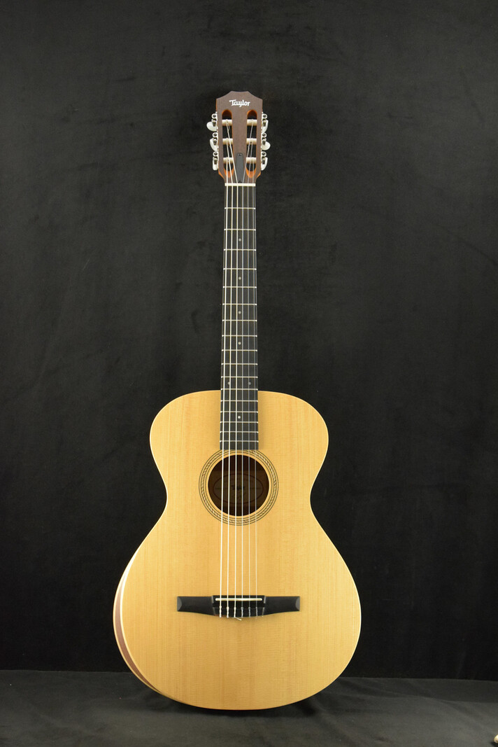 Taylor Taylor Academy 12-N Nylon-String Natural