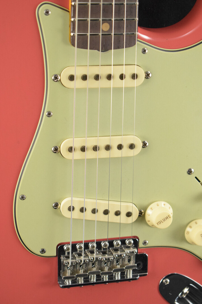 Fender Fender Limited Edition '62 Poblano Strat Journeyman Relic w/Closet Classic Hardware Super Faded Aged Fiesta Red