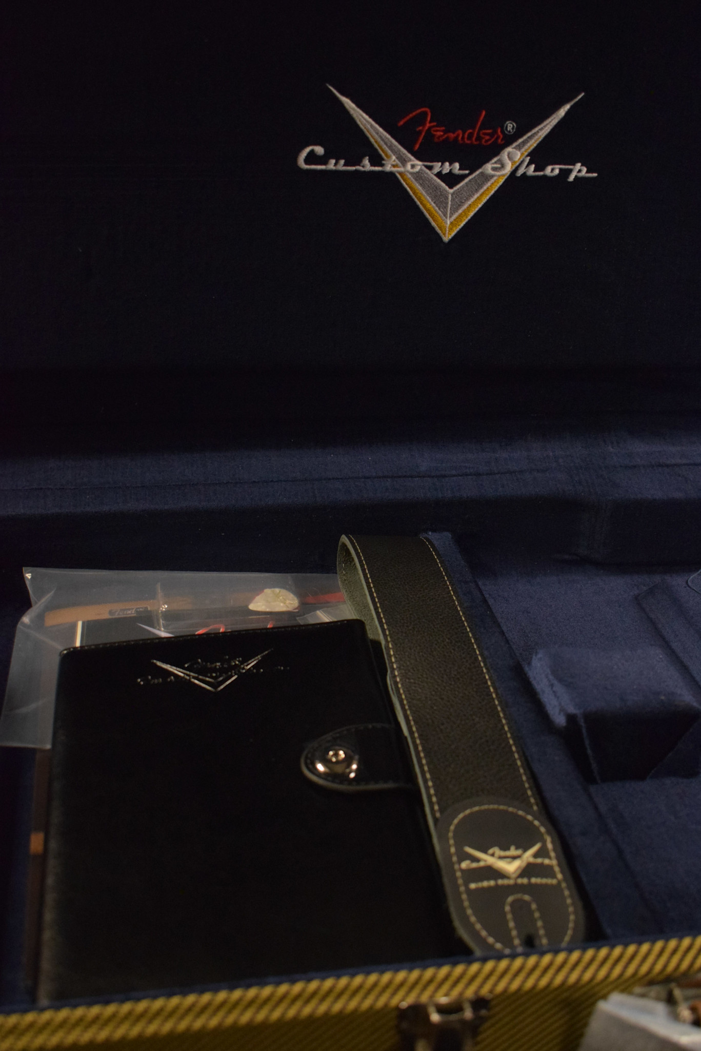 Fender Fender Limited Edition CuNiFe Telecaster Custom Heavy Relic 1-PIece Maple Neck Aged Nocaster Blonde