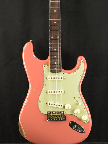 Fender Fender Limited Edition '60 Stratocaster Relic - Faded Aged Tahitian Coral 3A Rosewood Fingerboard