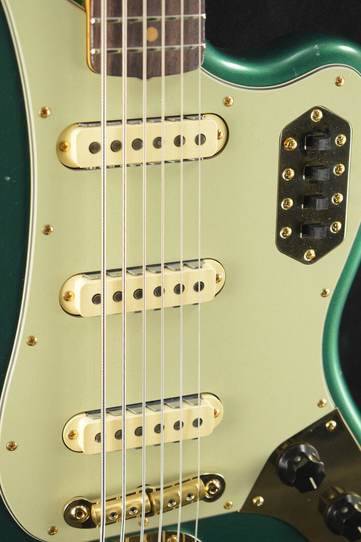 Fender Fender 1966 Bass VI - Journeyman Relic with Closet Classic Gold Hardware Aged British Racing Green
