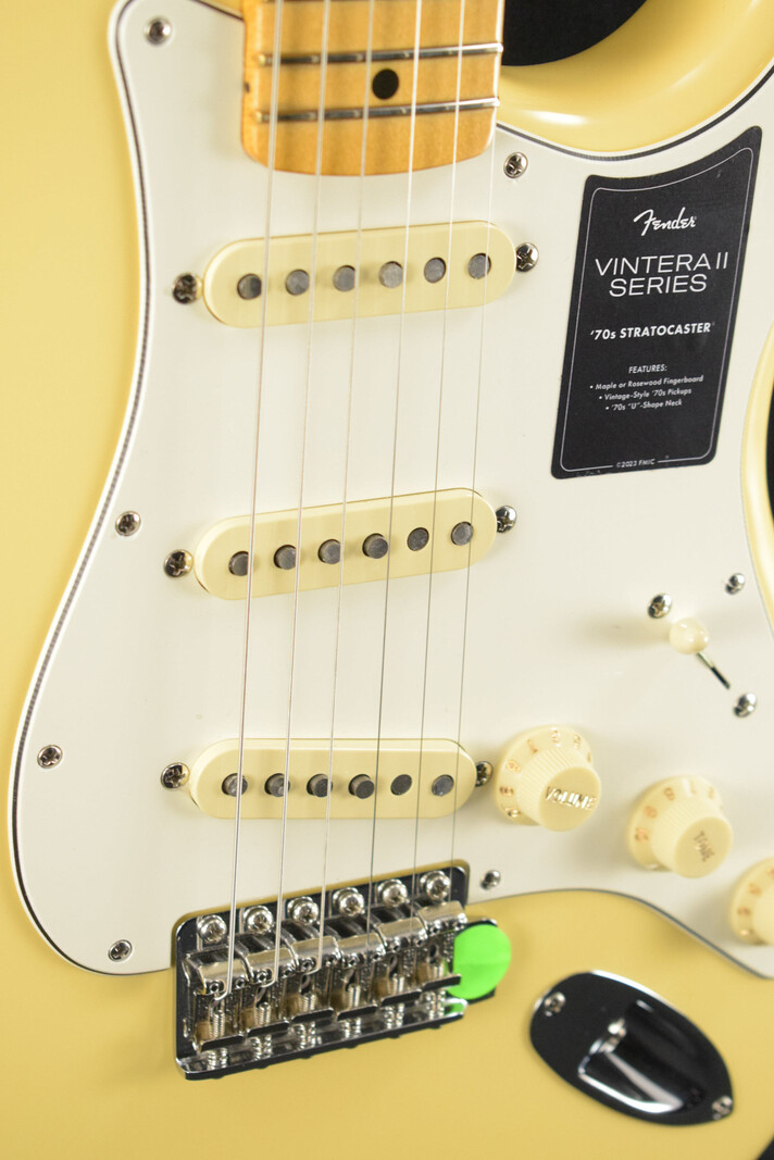 Fender Fender Vintera II '70s Stratocaster Vintage White Maple Fingerboard