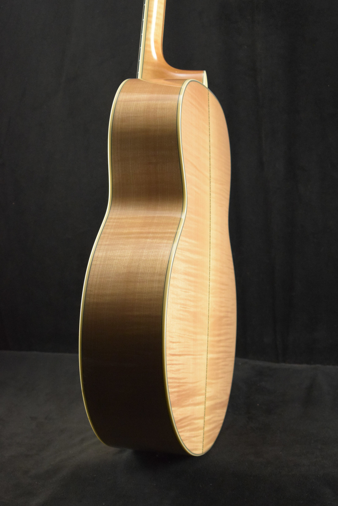 Eastman Eastman AC630-BD Jumbo Blonde Truetone Gloss