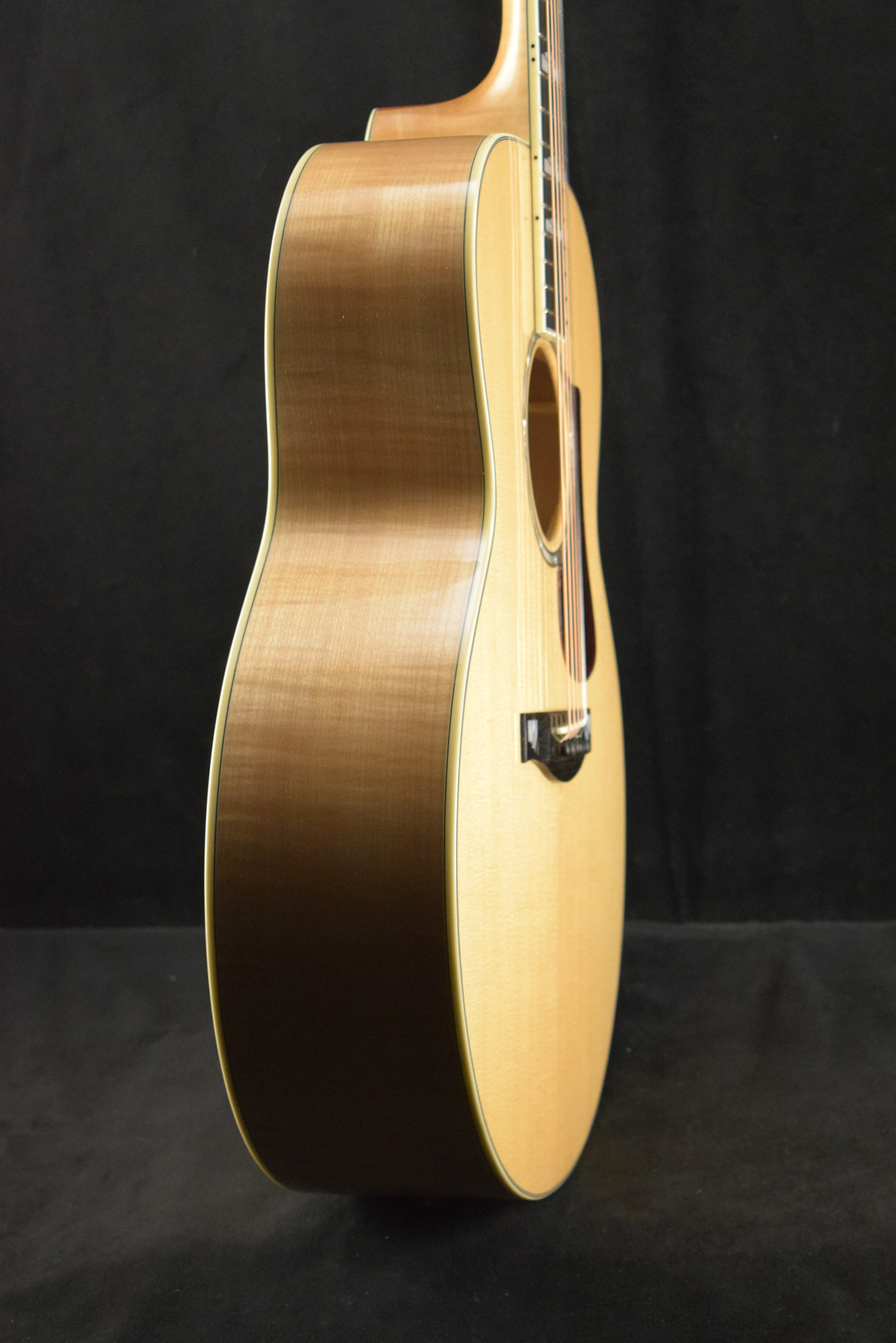 Eastman Eastman AC630-BD Jumbo Blonde Truetone Gloss