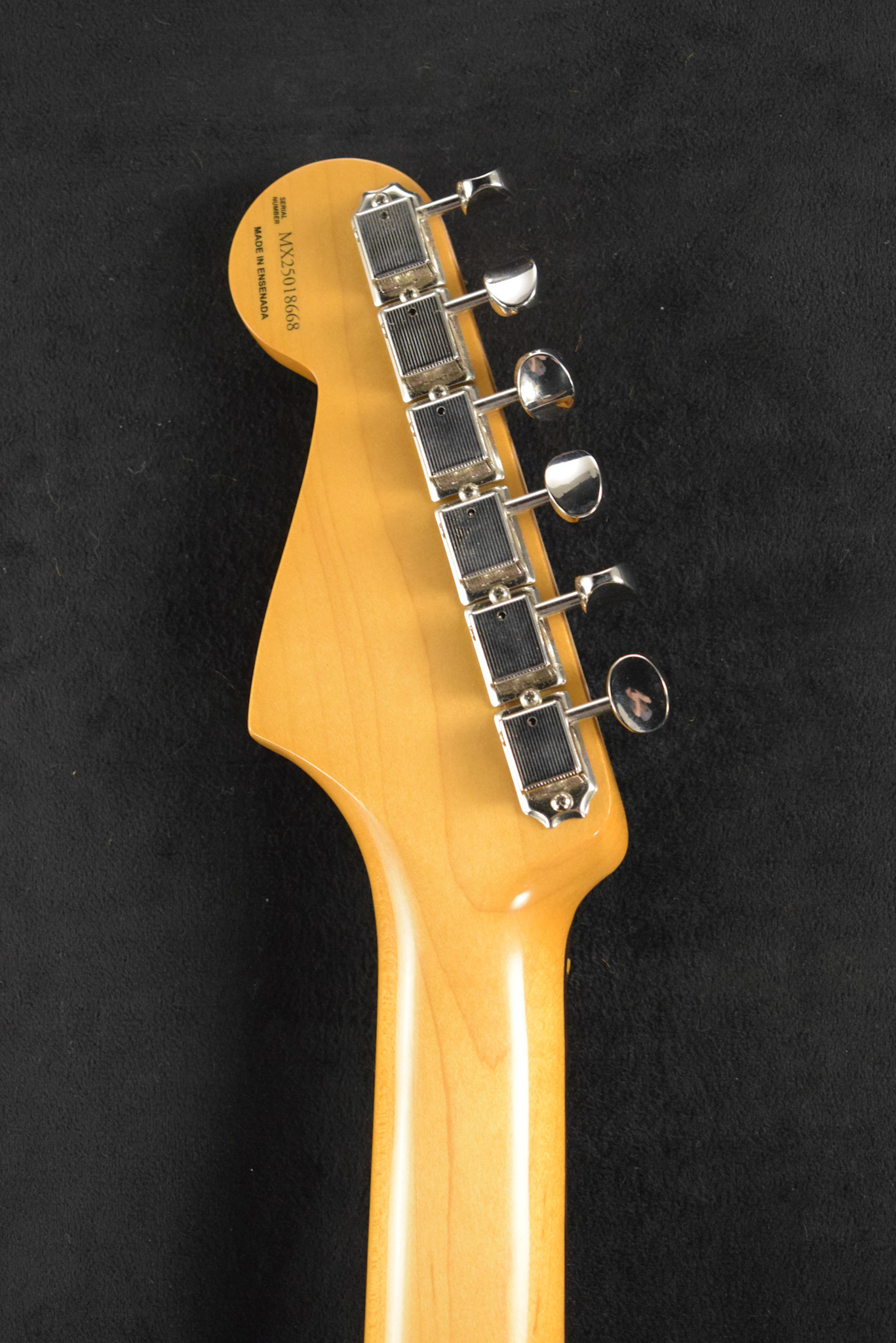 Fender Fender Robert Cray Stratocaster 3-Color Sunburst Rosewood Fingerboard