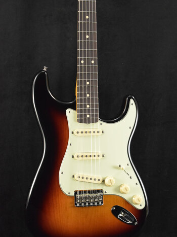 Fender Fender Robert Cray Stratocaster 3-Color Sunburst Rosewood Fingerboard