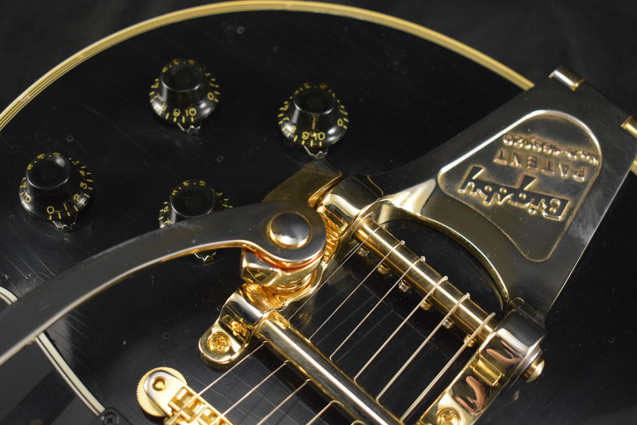 Gibson Gibson Murphy Lab 1957 Les Paul Custom 3-pickup Bigsby Light Aged Ebony