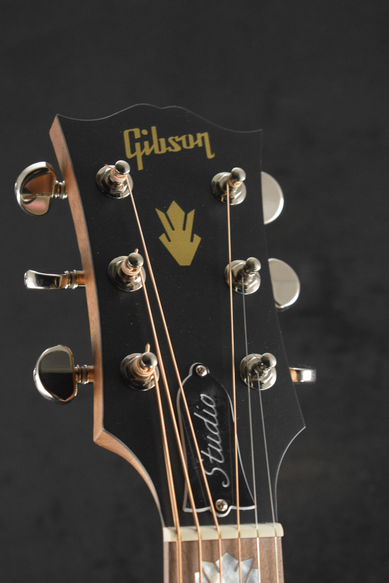 Gibson Gibson SJ-200 Studio Walnut Satin Natural