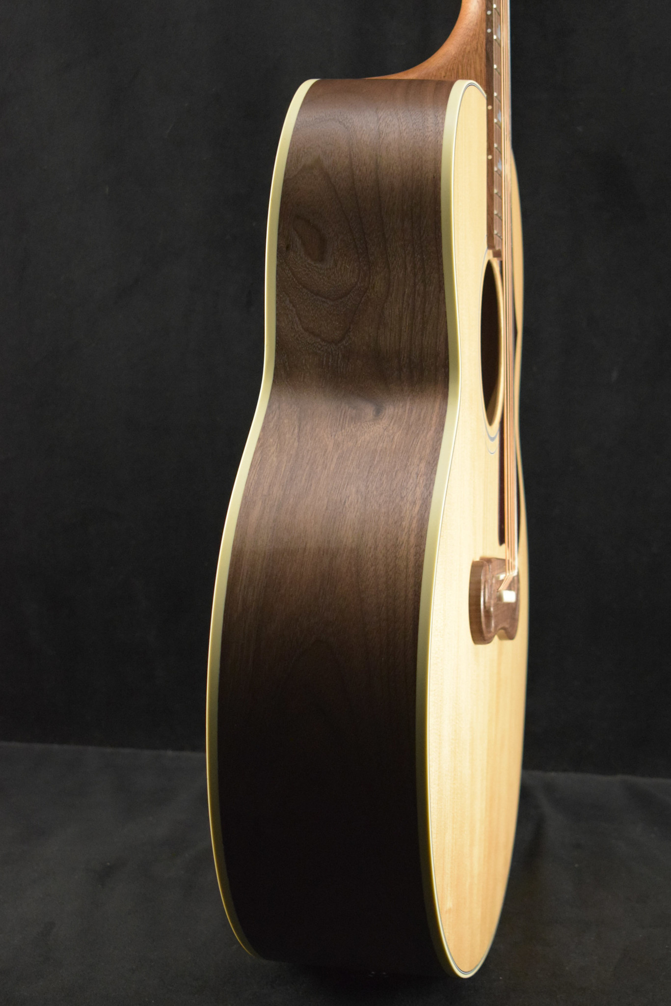 Gibson Gibson SJ-200 Studio Walnut Satin Natural