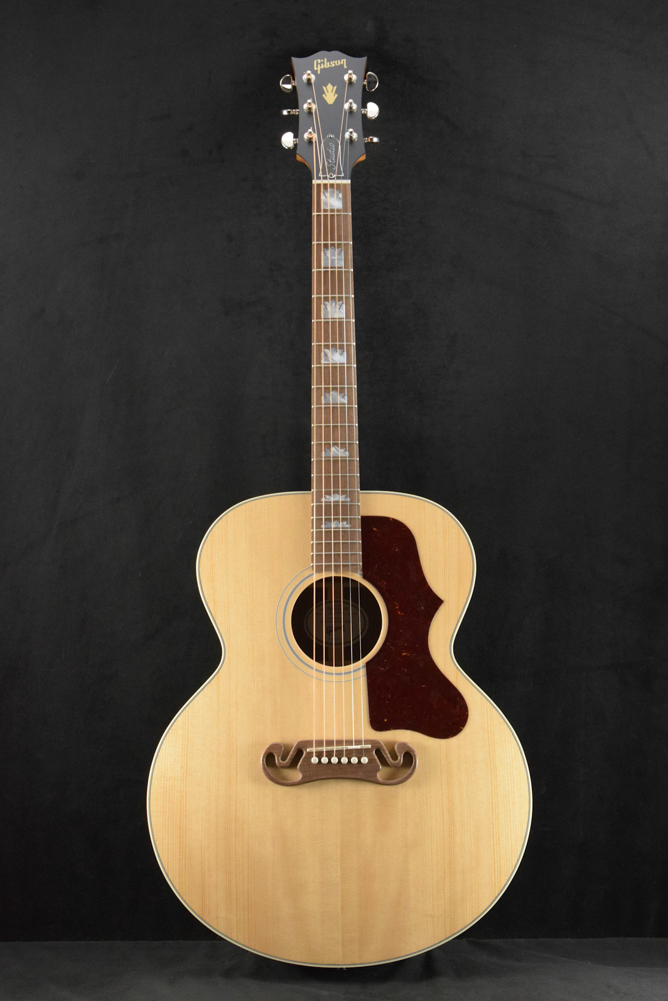 Gibson Gibson SJ-200 Studio Walnut Satin Natural