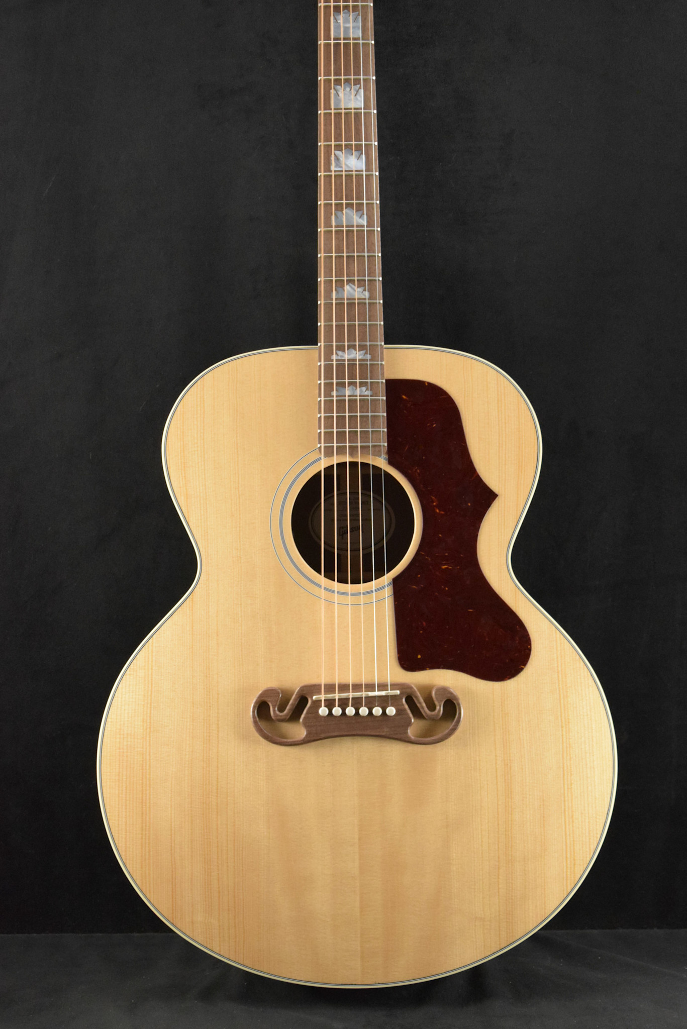 Gibson Gibson SJ-200 Studio Walnut Satin Natural