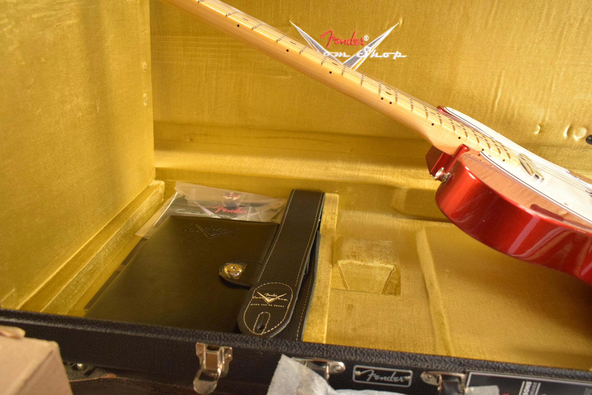 Fender Fender 1967 Telecaster Bigsby DLX Closet Classic Candy Apple Red Maple Fingerboard