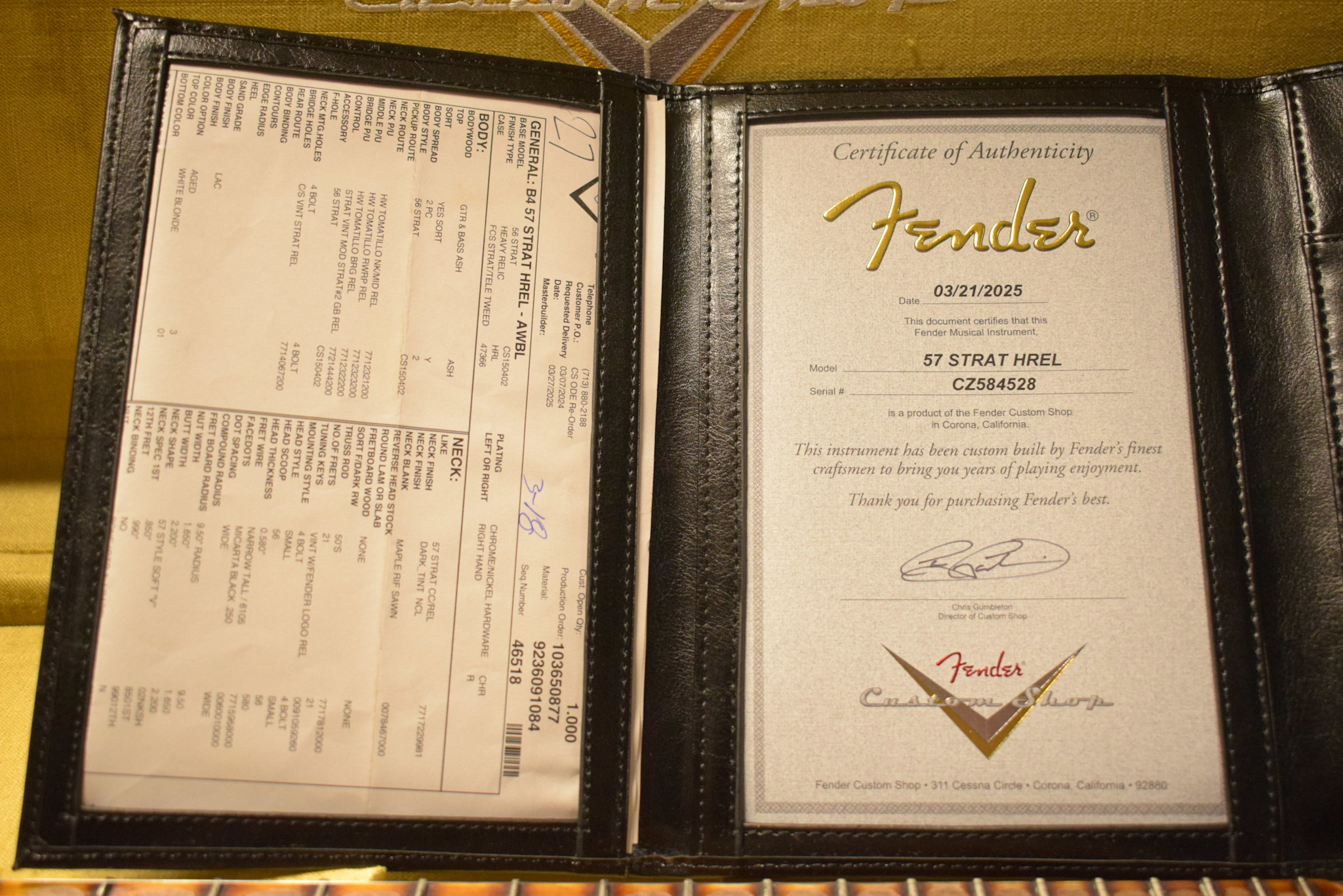 Fender Fender 1957 Stratocaster Heavy Relic Aged White Blonde 1-Piece Rift Sawn Maple Neck Fingerboard