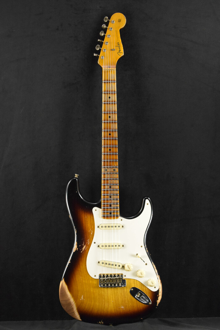 Fender Fender 1957 Stratocaster Heavy Relic Aged 2-Color Sunburst 1-Piece Rift Sawn Maple Neck Fingerboard