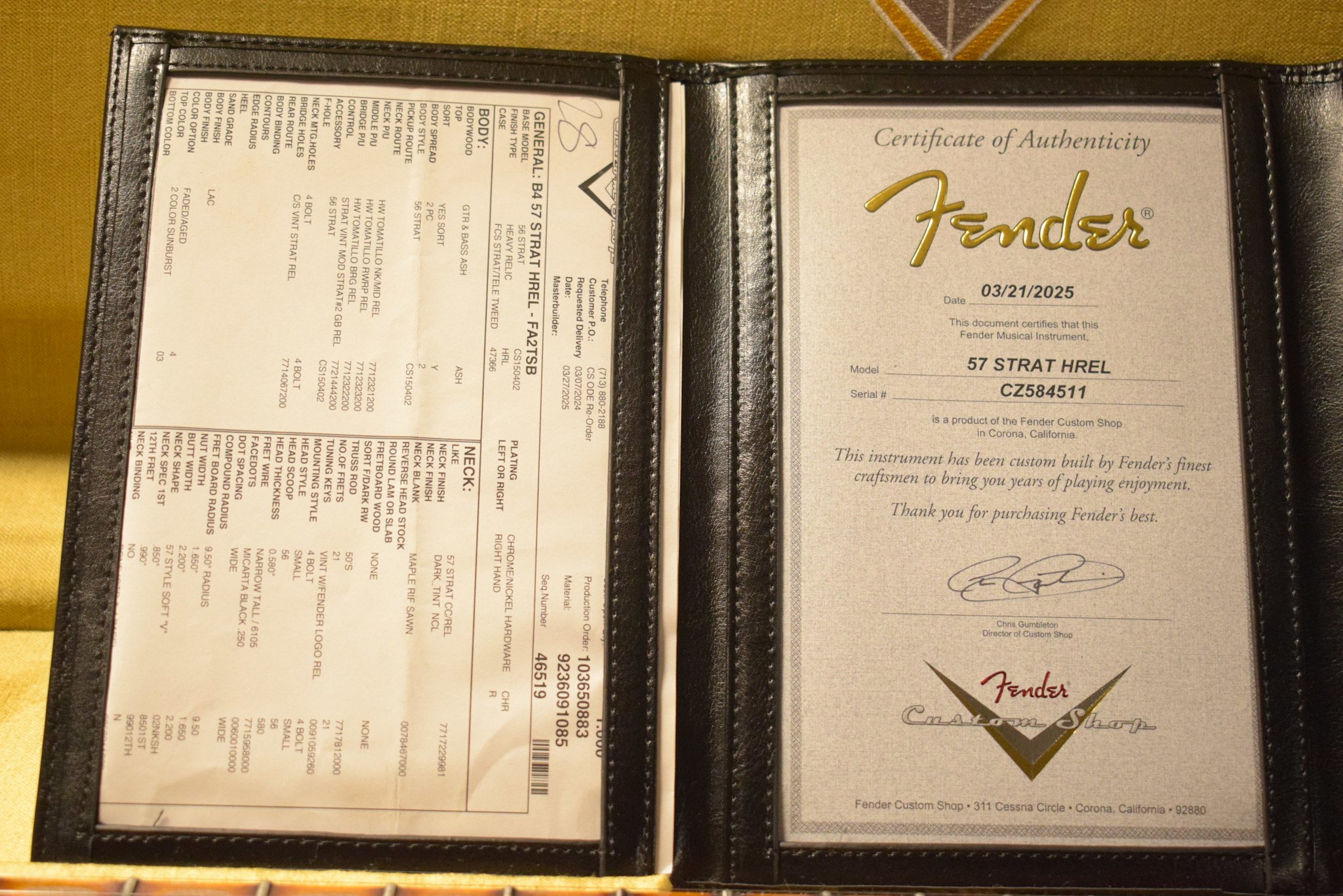 Fender Fender 1957 Stratocaster Heavy Relic Aged 2-Color Sunburst 1-Piece Rift Sawn Maple Neck Fingerboard