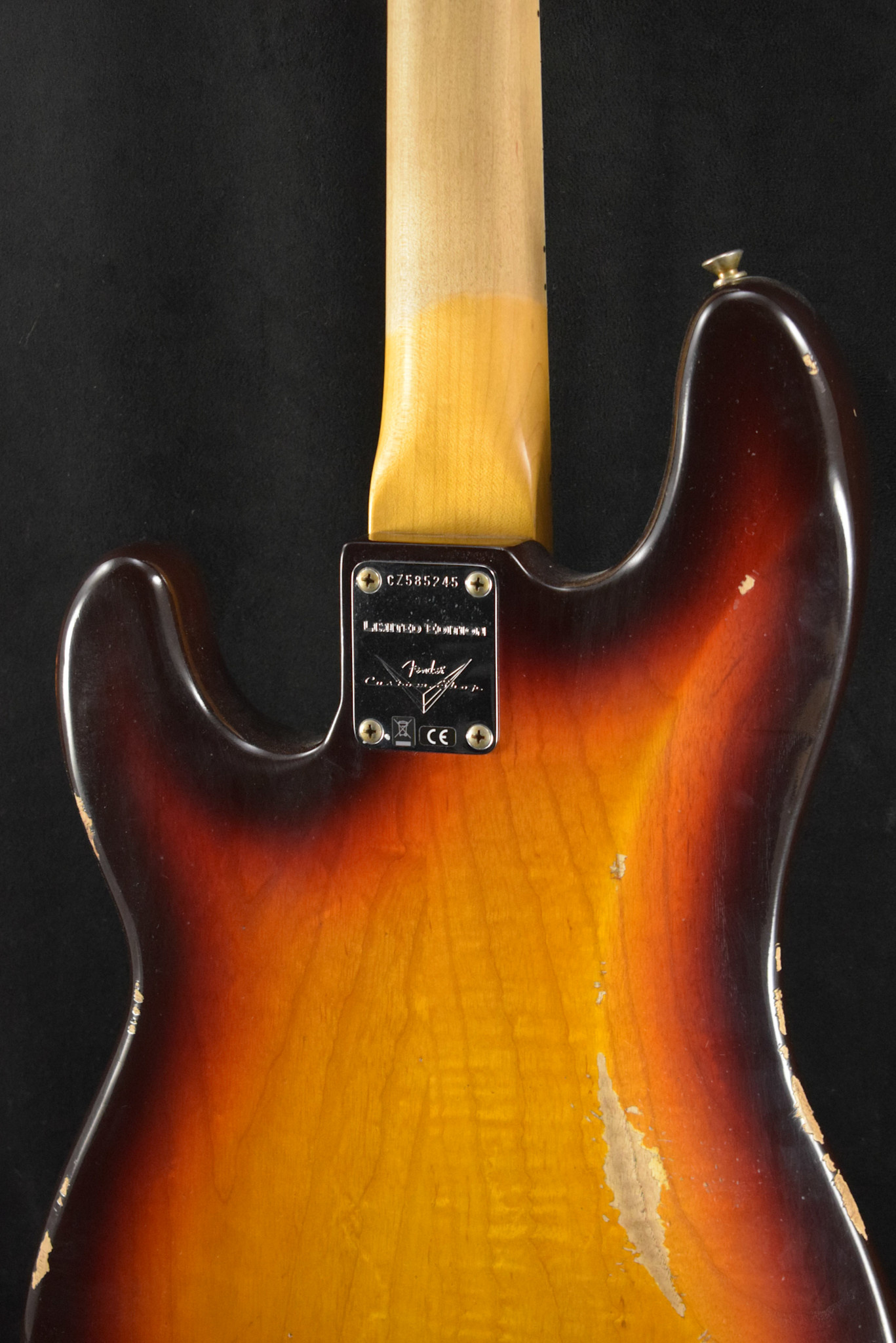 Fender Fender Limited Edition P-Jazz Bass Relic Chocolate 3-Color Sunburst 1-Piece Quartersawn Maple Neck Fingerboard