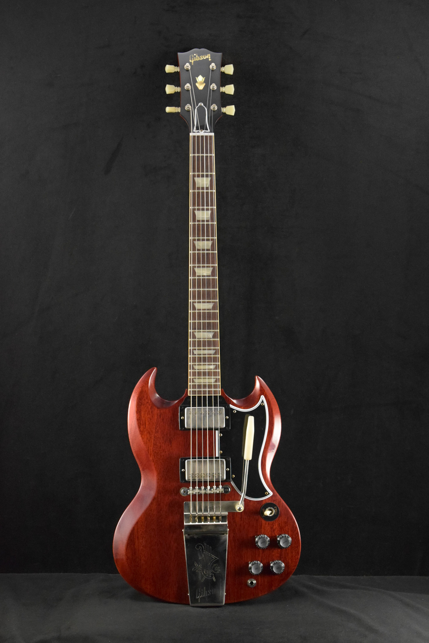 Gibson Gibson Custom Shop 1964 SG Standard Reissue With Maestro Vibrola VOS Cherry Red