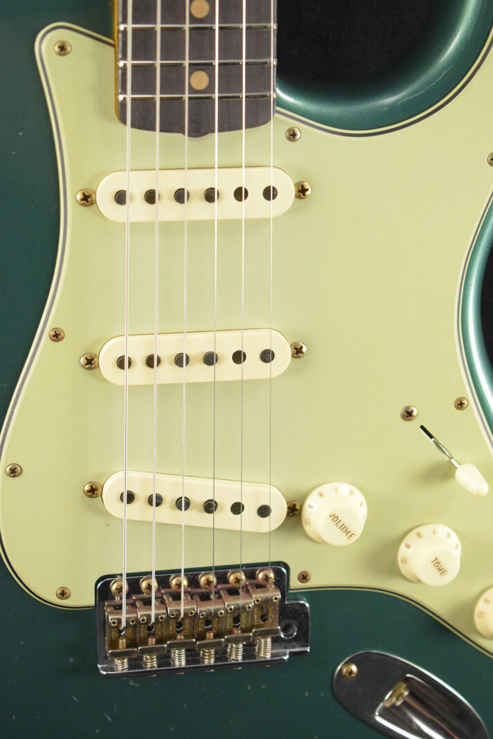 Fender Fender Limited Edition 1964 L-Series Stratocaster Heavy Relic Aged Sherwood Green Metallic