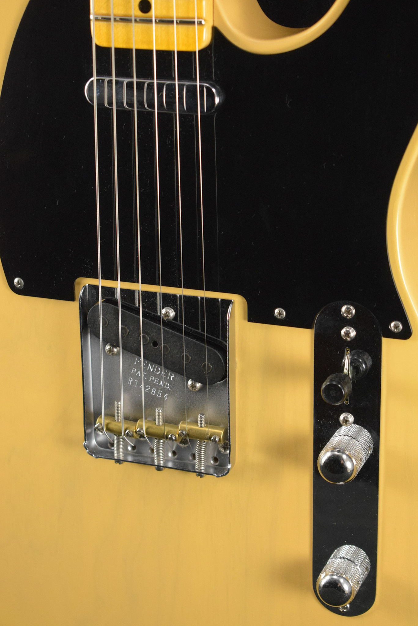 Fender Fender 1954 Telecaster DLX Closet Classic Faded Nocaster Blonde 1-Piece Rift Sawn Maple Neck Fingerboard