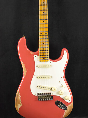 Fender Fender 1957 Stratocaster Heavy Relic Aged Fiesta Red w/1-Piece Rift Sawn Maple Neck Fingerboard