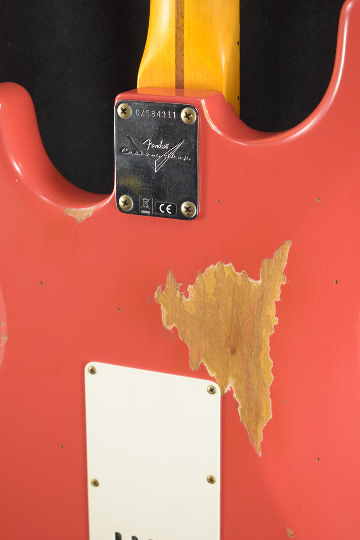 Fender Fender 1957 Stratocaster Heavy Relic Aged Fiesta Red w/1-Piece Rift Sawn Maple Neck Fingerboard