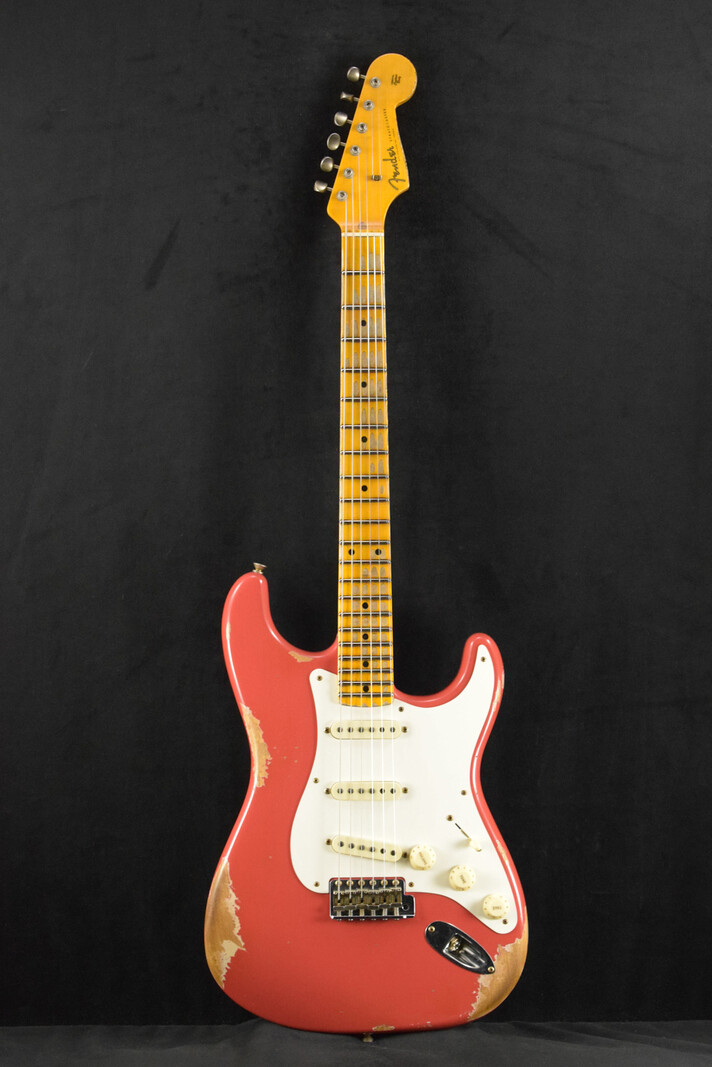 Fender Fender 1957 Stratocaster Heavy Relic Aged Fiesta Red w/1-Piece Rift Sawn Maple Neck Fingerboard