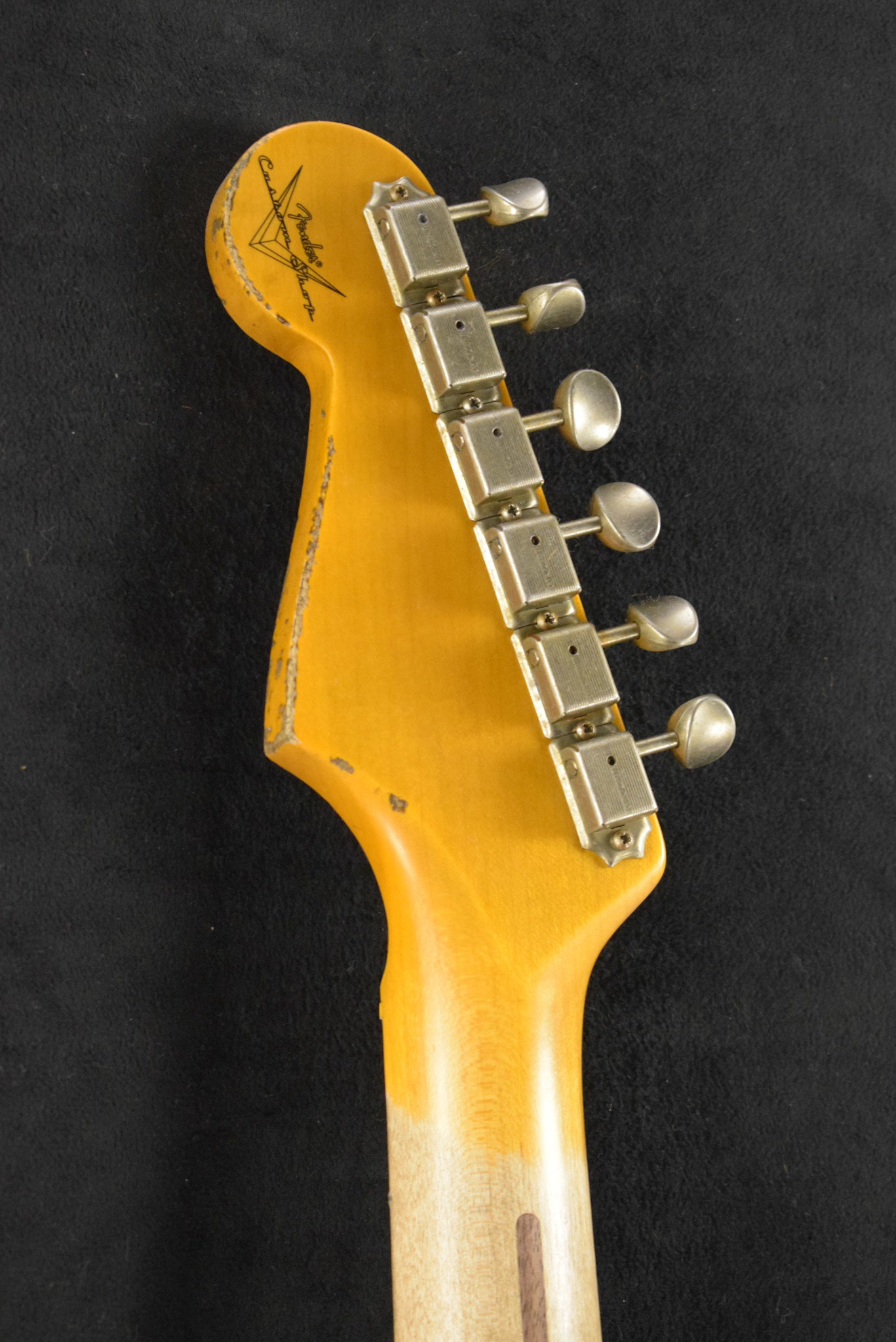 Fender 1957 Stratocaster Heavy Relic Aged Fiesta Red w/1 Fender 1957 Stratocaster Heavy Relic Aged Fiesta Red w/1