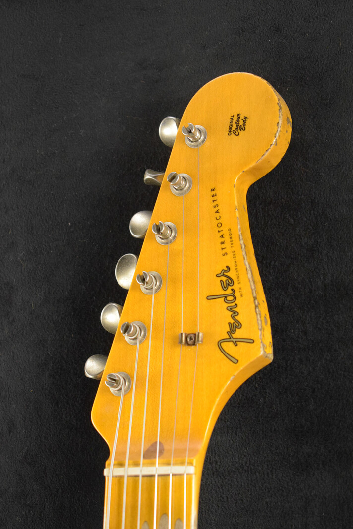 Fender Fender 1957 Stratocaster Heavy Relic Aged Fiesta Red w/1-Piece Rift Sawn Maple Neck Fingerboard