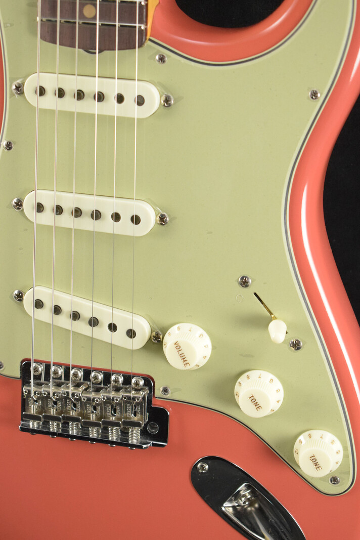 Fender Fender Vintage Custom 1959 Stratocaster NOS Fiesta Red 3A Rosewood Fingerboard