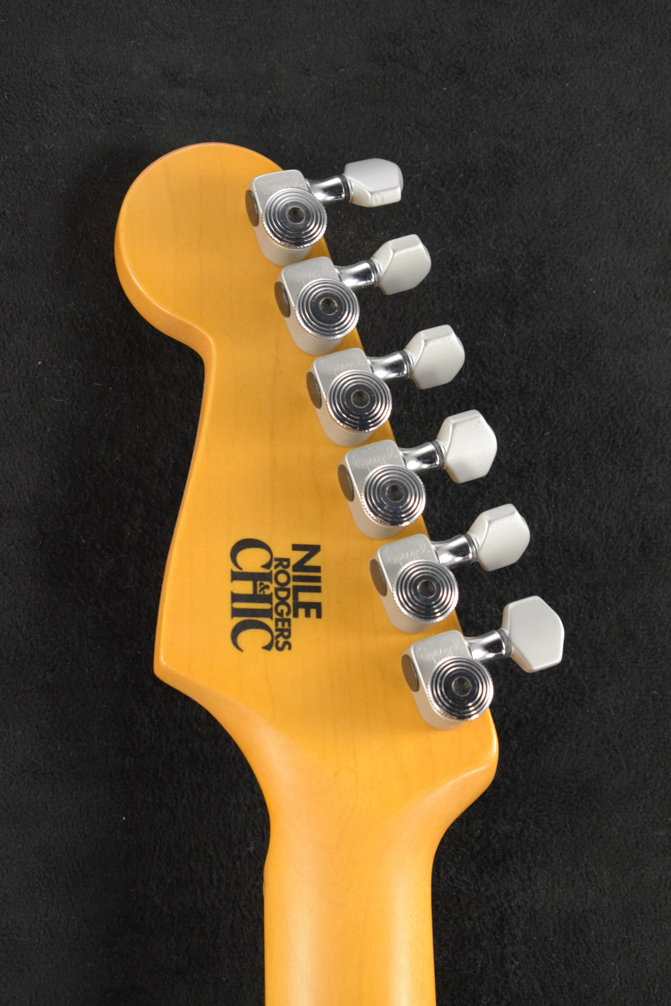 Fender Fender Nile Rodgers Hitmaker Stratocaster Olympic White Maple Fingerboard