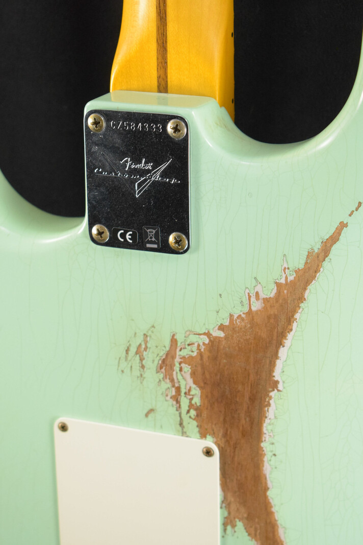 Fender Fender 1957 Stratocaster Heavy Relic Aged Surf Green 1-Piece Rift Sawn Maple Neck Fingerboard