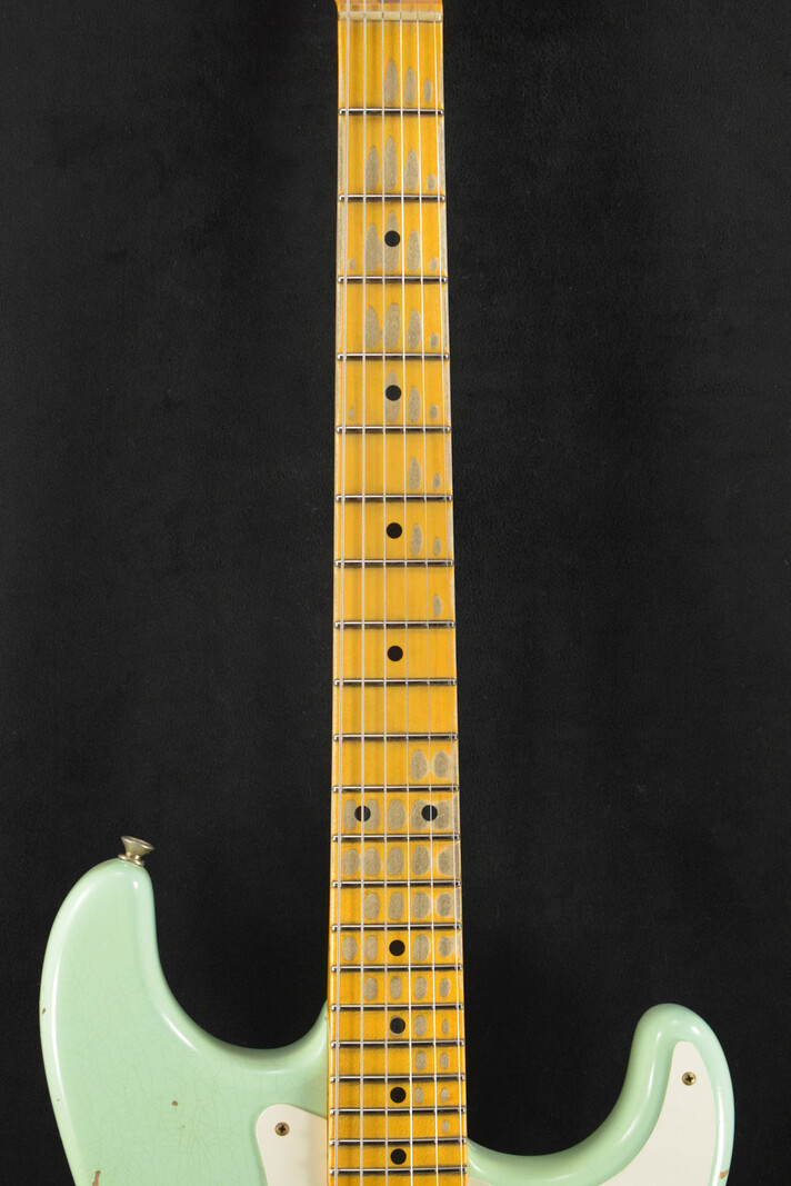 Fender Fender 1957 Stratocaster Heavy Relic Aged Surf Green 1-Piece Rift Sawn Maple Neck Fingerboard