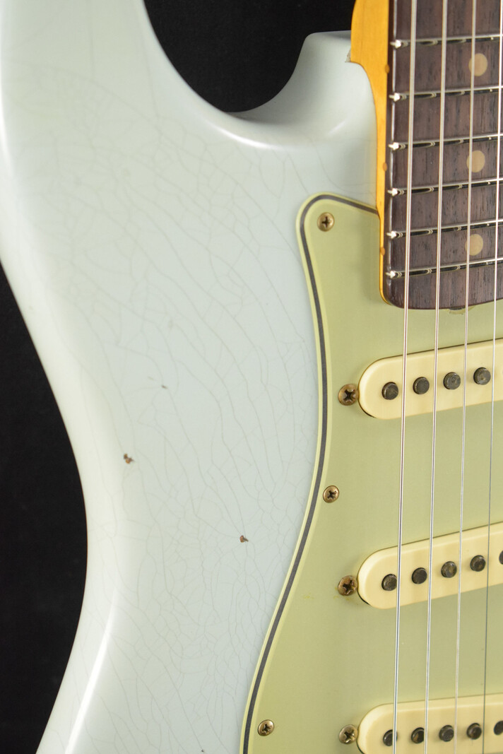 Fender Fender 1959 Stratocaster Journeyman Relic Super Faded Aged Sonic Blue 3A Rosewood Fingerboard