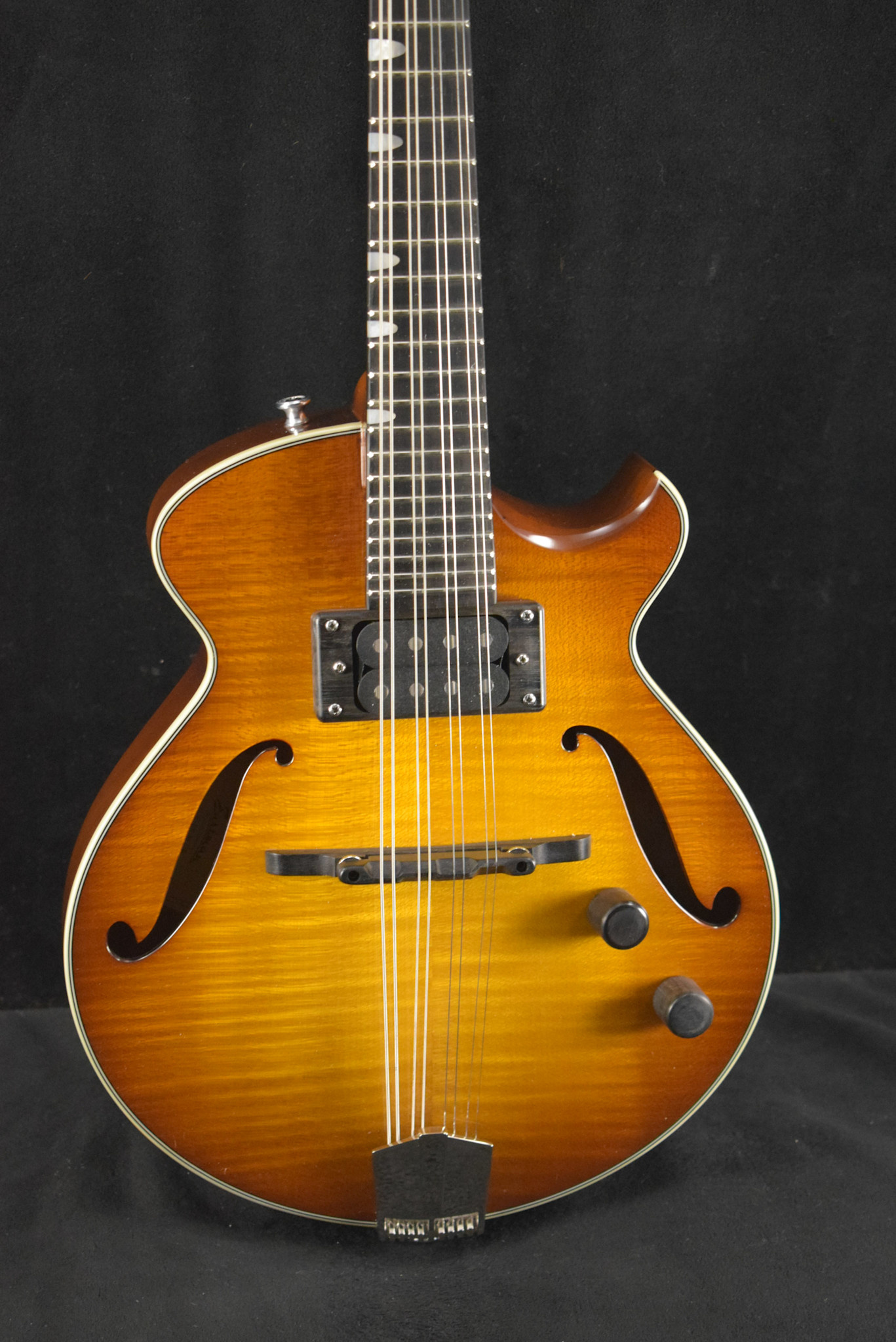 Eastman Eastman ER-M-GB El Rey Mando Electric Mandolin Goldburst Gloss