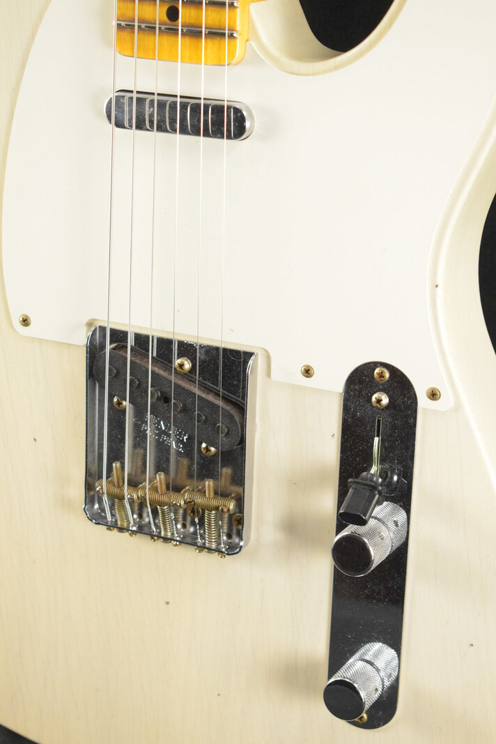 Fender Fender 1959 Telecaster Journeyman Relic Aged White Blonde 1-Piece Rift Sawn Maple Neck Fingerboard