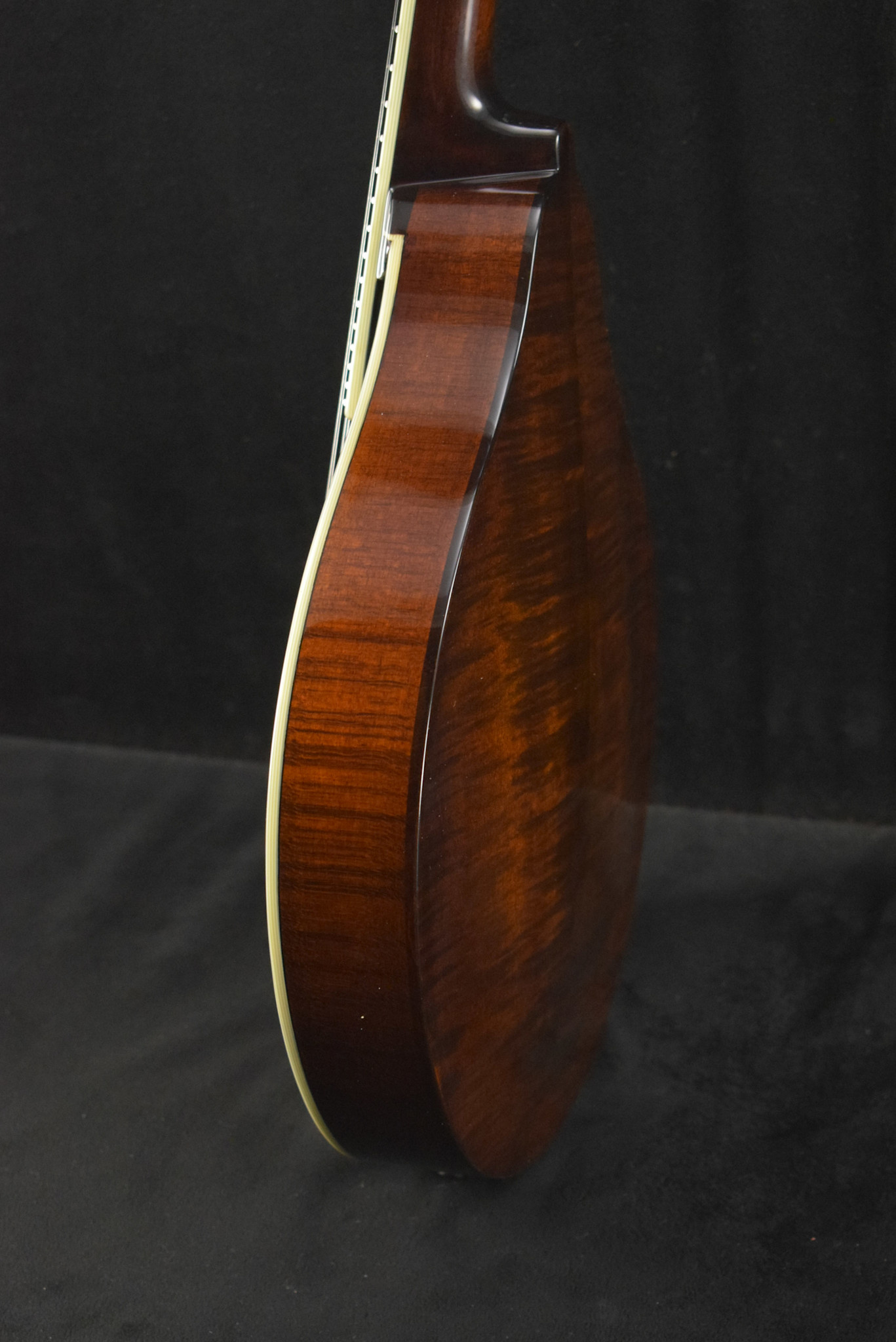 Eastman Eastman MD505-CS A-Style F-Hole Mandolin Classic Sunburst
