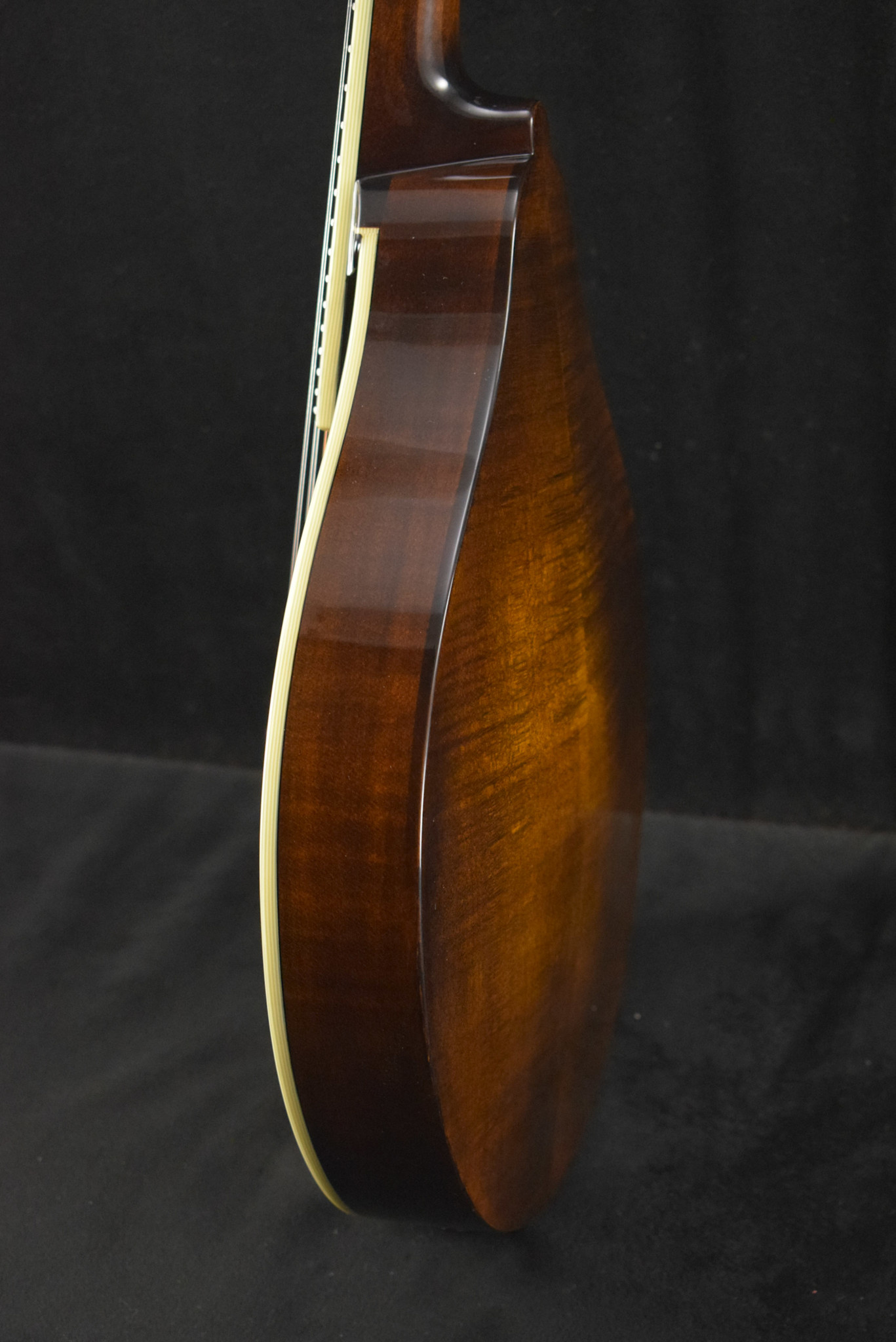Eastman Eastman MD505-CS A-Style F-Hole Mandolin Classic Sunburst
