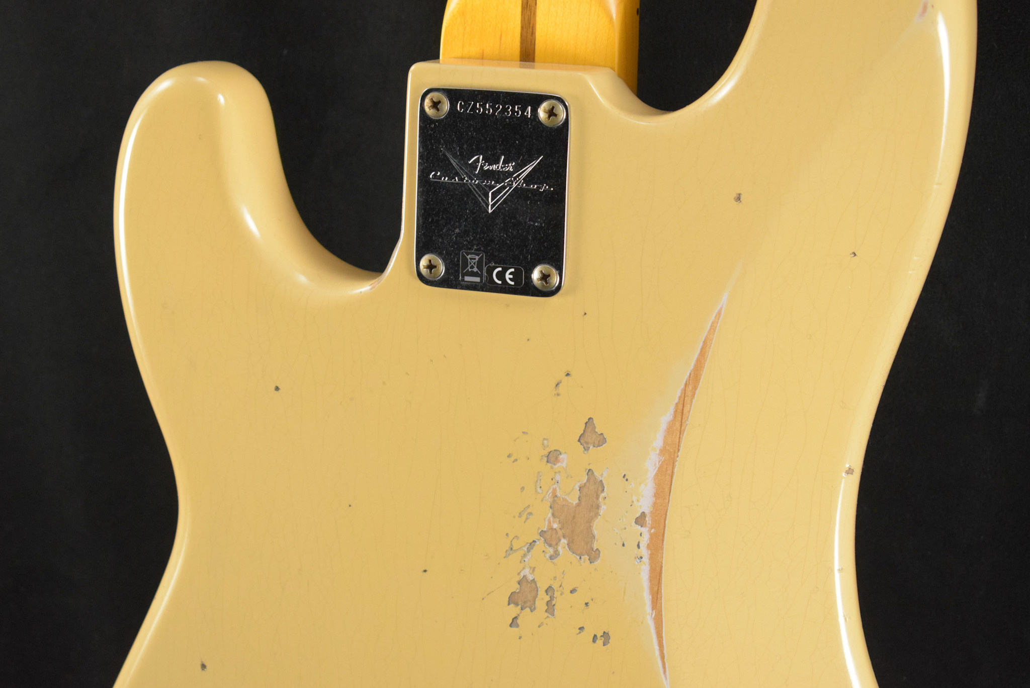 Fender Fender 1958 Precision Bass Relic Aged Desert Sand 1-Piece Quartersawn Maple Neck Fingerboard