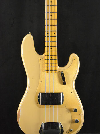 Fender Fender 1958 Precision Bass Relic Aged Desert Sand 1-Piece Quartersawn Maple Neck Fingerboard