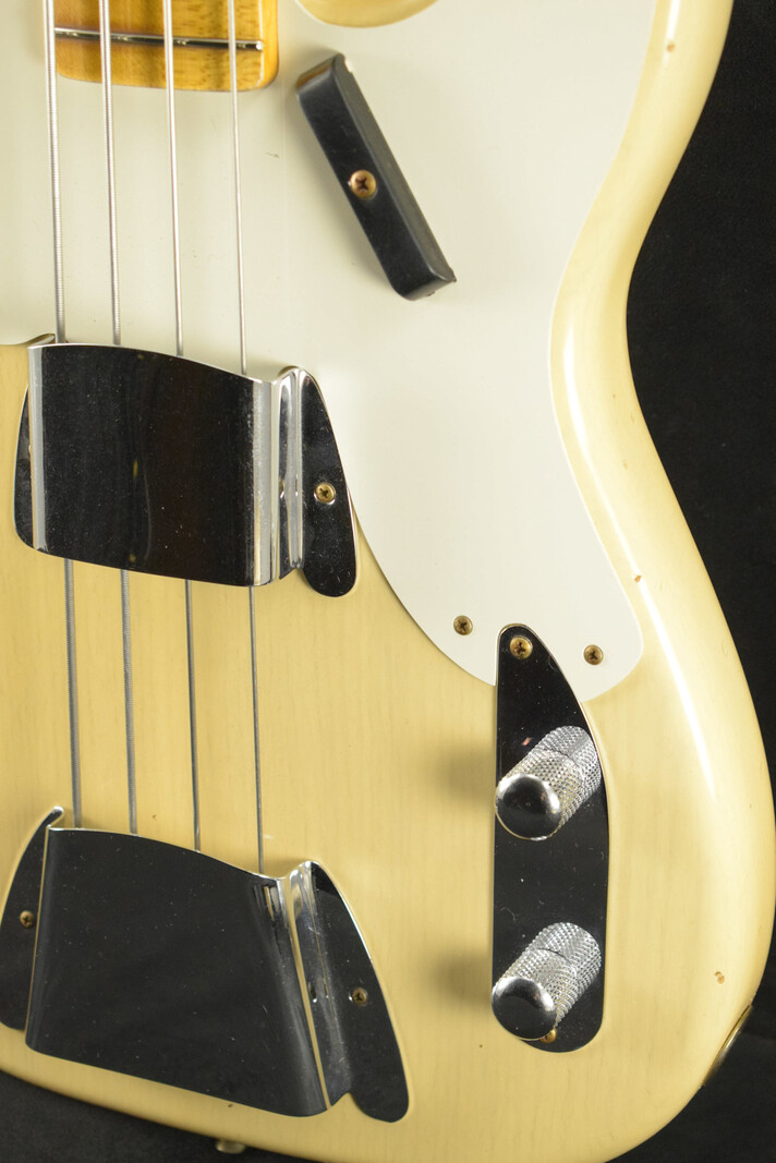 Fender Fender 1954 Precision Bass Journeyman Relic Aged Vintage Blonde 1-Piece Quartersawn Maple Neck Fingerboard
