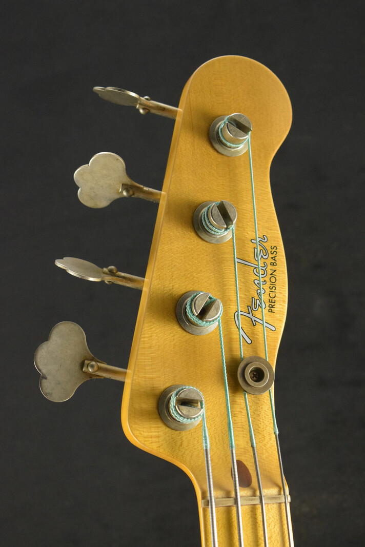 Fender Fender 1954 Precision Bass Journeyman Relic Aged Vintage Blonde 1-Piece Quartersawn Maple Neck Fingerboard