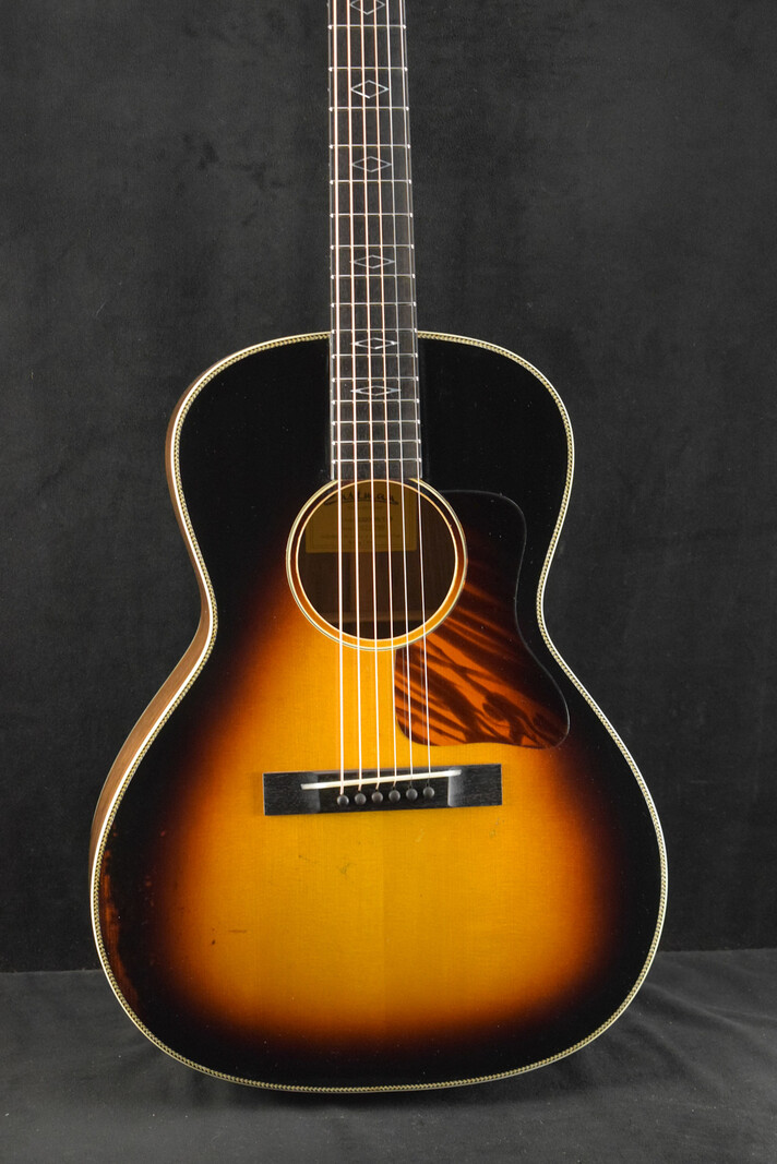Eastman Eastman E22OOSS/V-SB OO-Style Concert Sloped Shoulder Antique Varnish Sunburst