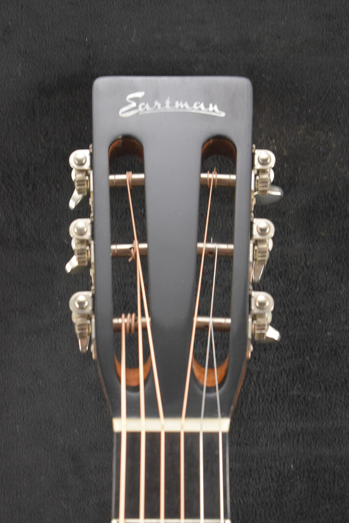 Eastman Eastman E22OOSS/V-SB OO-Style Concert Sloped Shoulder Antique Varnish Sunburst