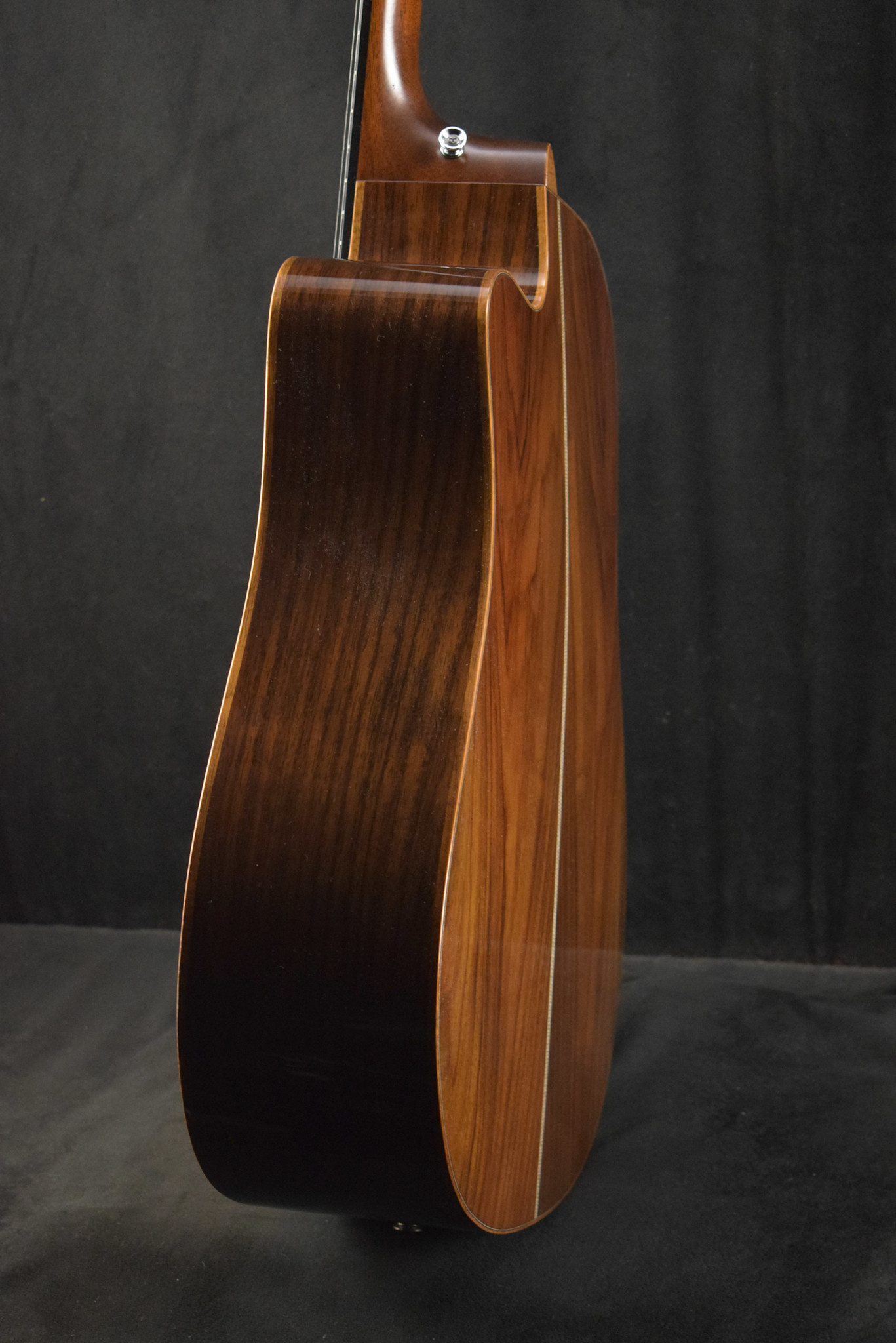 Martin Martin Custom Shop Dreadnought Cutaway Acoustic-Electric Wild Grain East Indian Rosewood Sitka Spruce Natural