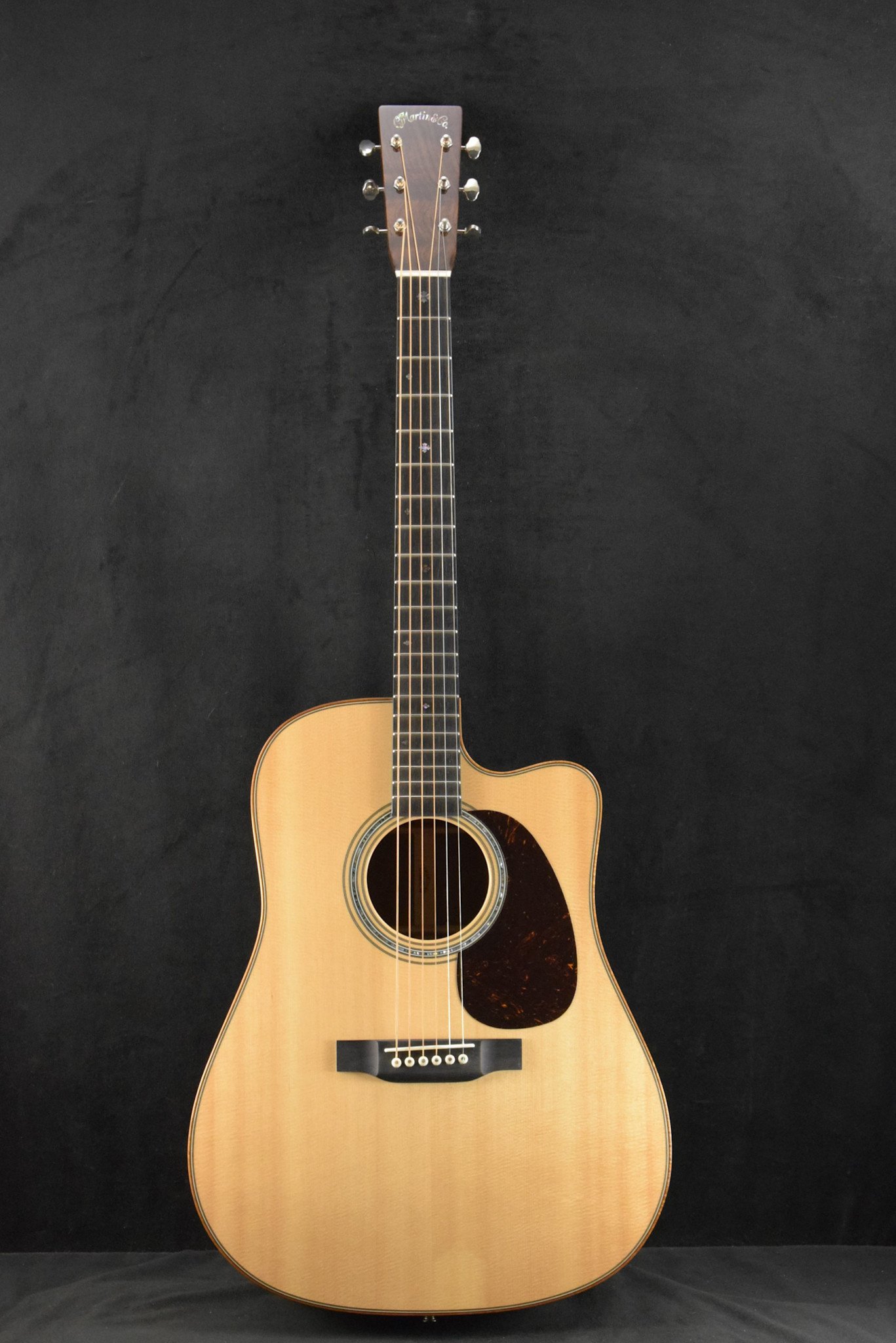 Martin Martin Custom Shop Dreadnought Cutaway Acoustic-Electric Wild Grain East Indian Rosewood Sitka Spruce Natural