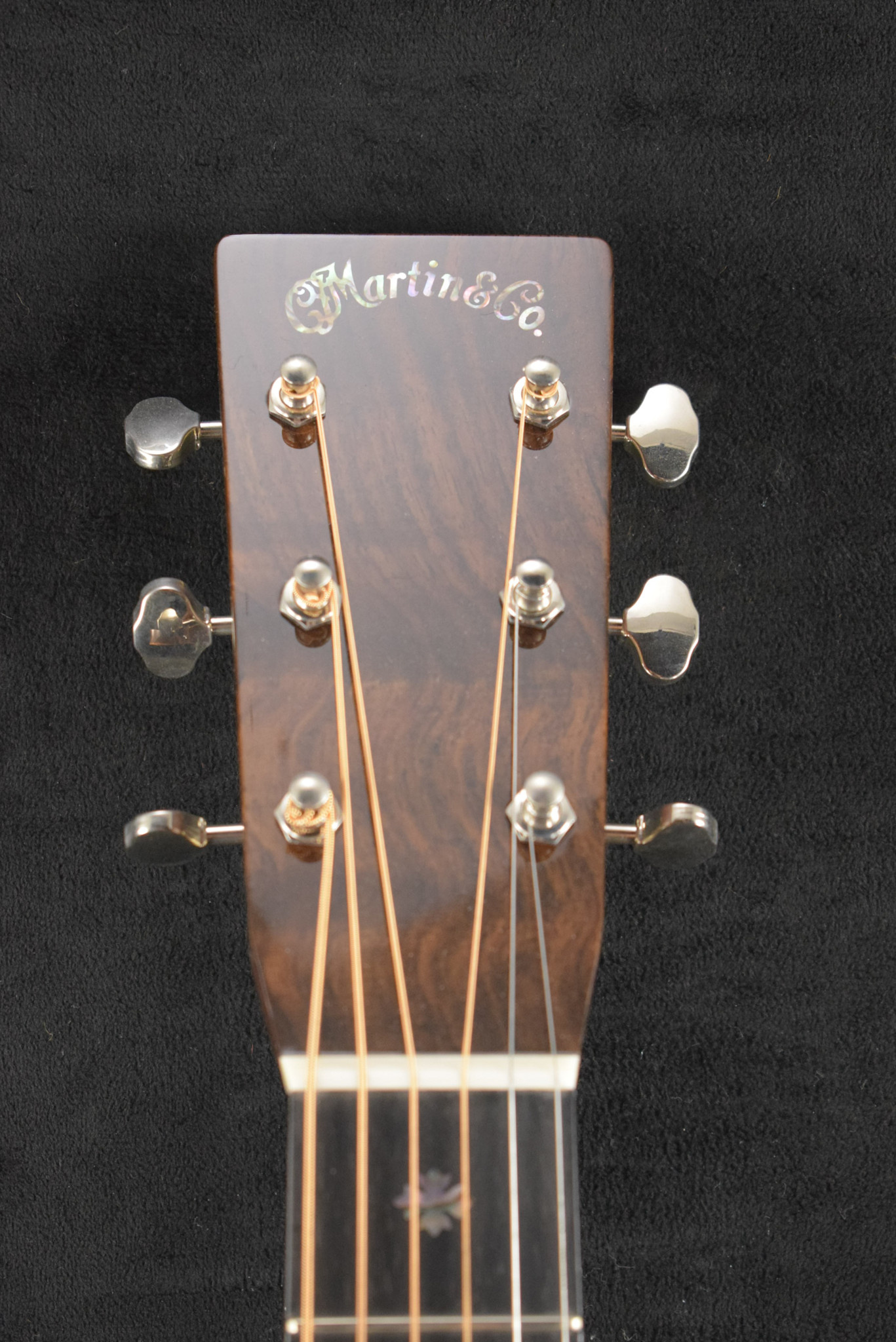 Martin Martin Custom Shop Dreadnought Cutaway Acoustic-Electric Wild Grain East Indian Rosewood Sitka Spruce Natural