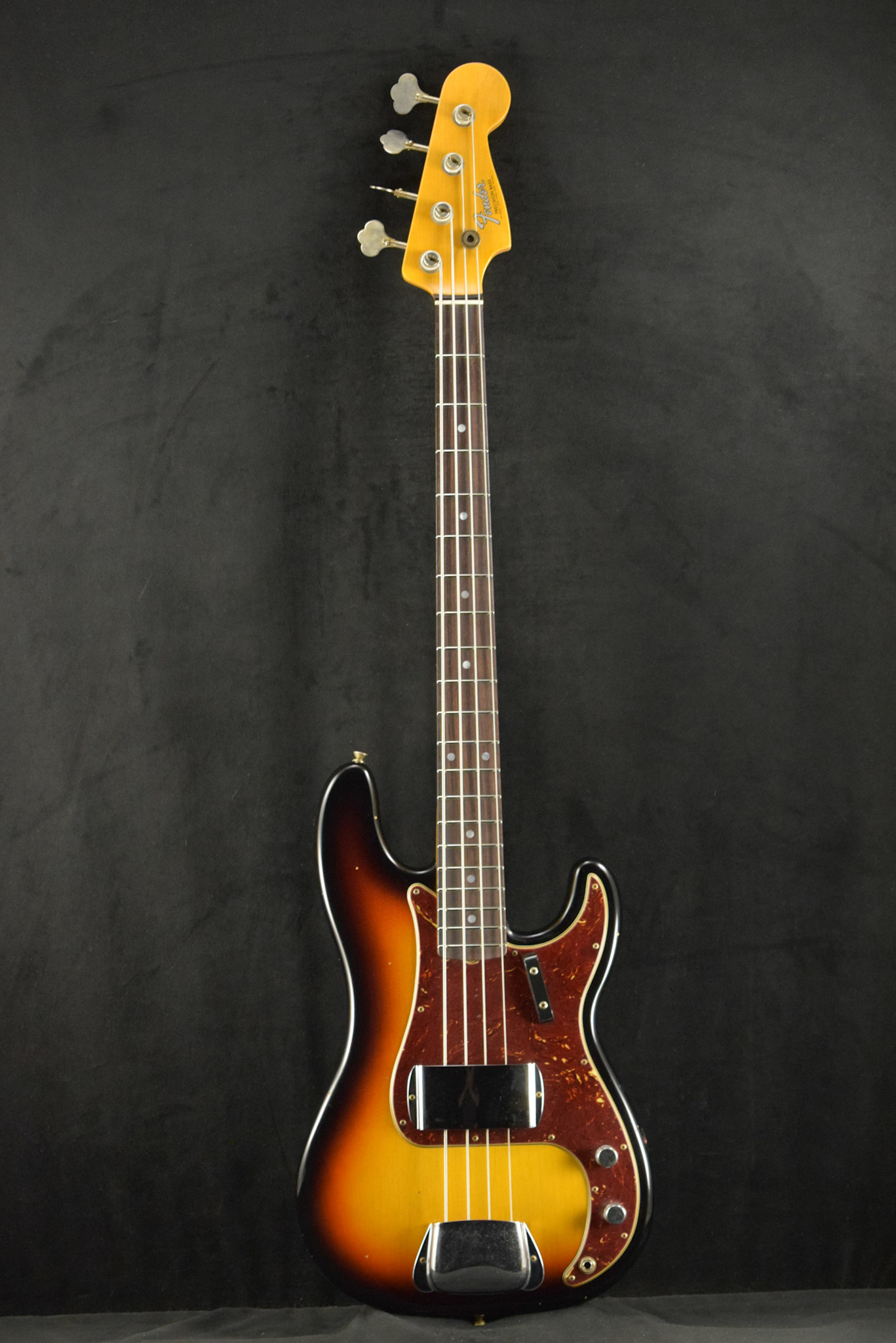 Fender Fender 1966 Precision Bass Journeyman Relic 3-Color Sunburst 3A Rosewood Fingerboard
