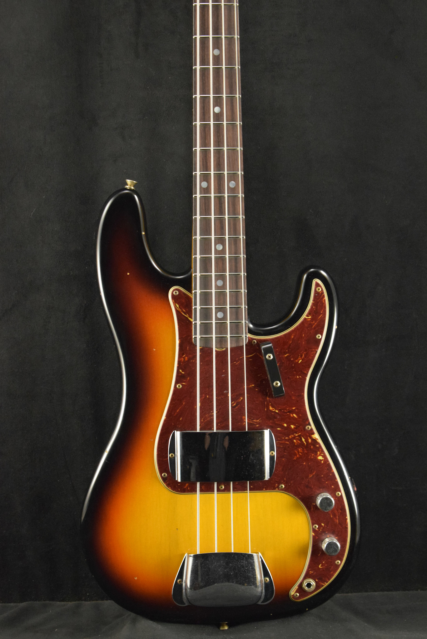 Fender Fender 1966 Precision Bass Journeyman Relic 3-Color Sunburst 3A Rosewood Fingerboard
